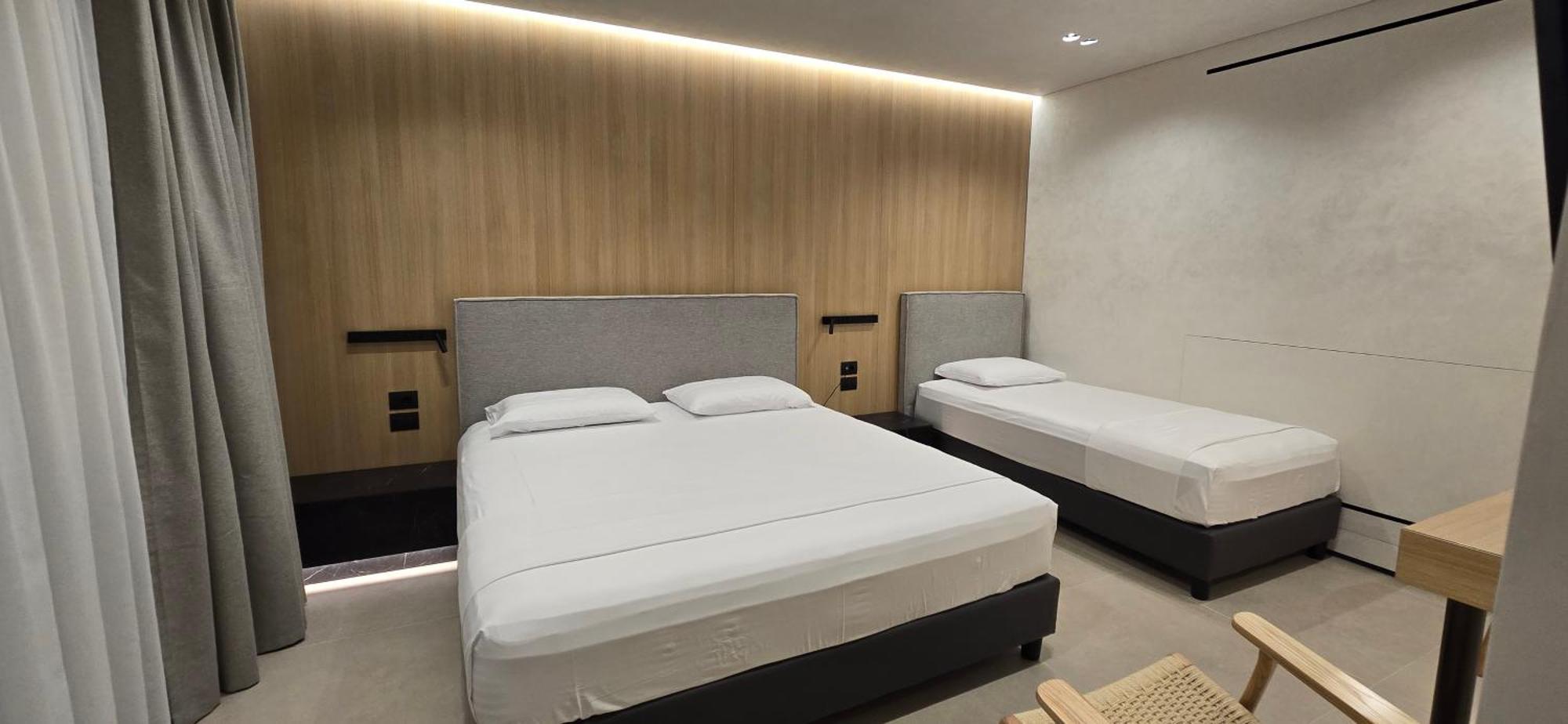 Lion Gate Hotel Sarande Ngoại thất bức ảnh